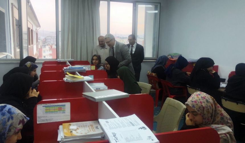 İmam Hatip Lisesinde YKS’ye Hazırlık Kampı Devam Ediyor