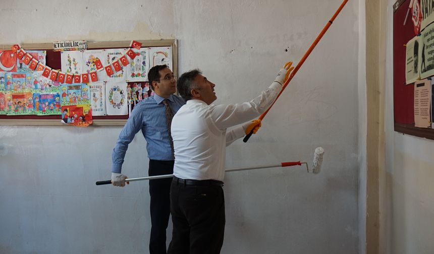 Batman Üniversitesi’nden Köy Okuluna Renkli Dokunuş