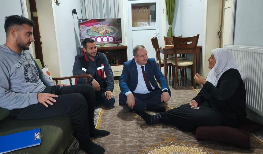 Şehit Öğretmenlerin Ailelerine Anlamlı Ziyaret