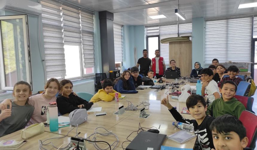 Kevser Yörük’ten Batman Deneyap Atölyesi’ne İlham Dolu Ziyaret