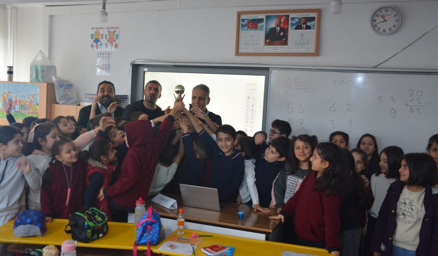 ŞAMPİYONLARA SÜRPRİZ ZİYARET!