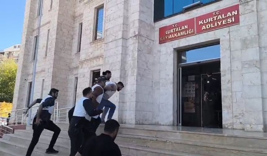 Siirt'te eşini ve amcasını öldürüp 3 akrabasını yaralayan şüpheli: Hatırlamıyorum