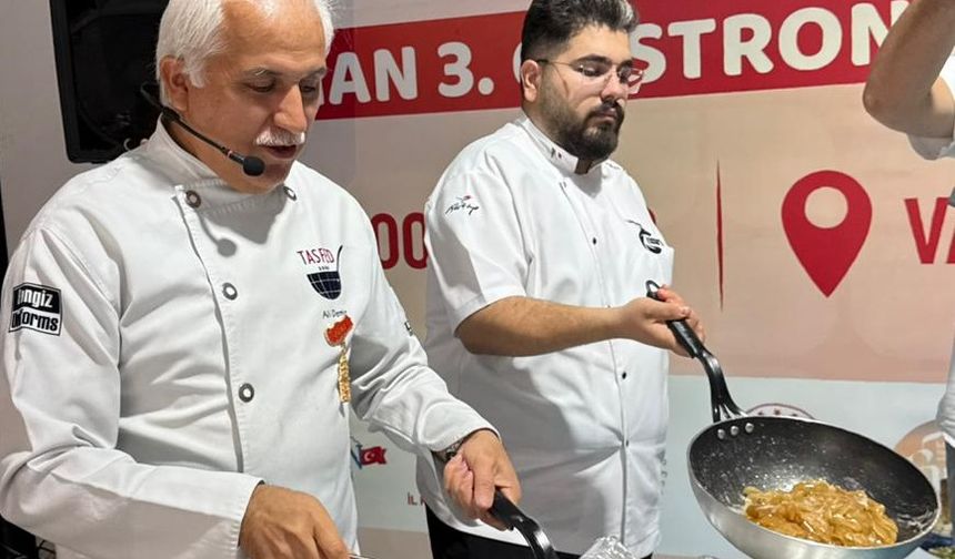 Şefler, yöresel lezzetlerin geleceğe taşınmasını anlattı