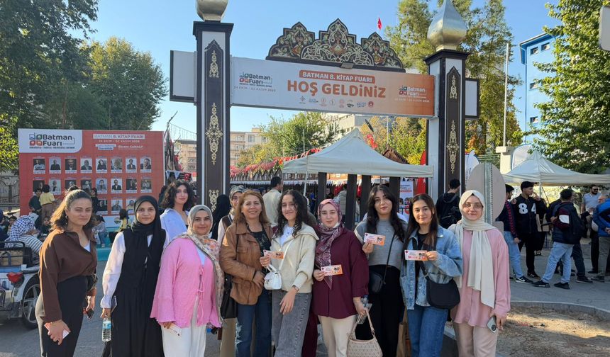 Öğrenciler Batman Kitap Fuarı’na Renk Kattı