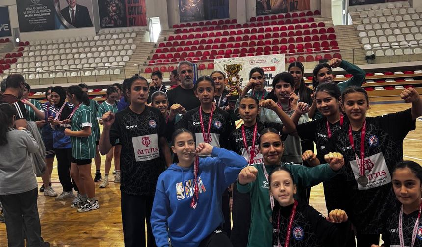 Batman’ın Hentbol Tahtı TOKİ Kâzımkarabekir’in