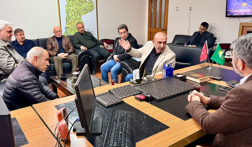 İşten çıkarılan işçilerden HÜDA PAR Milletvekili Dinç'e ziyaret