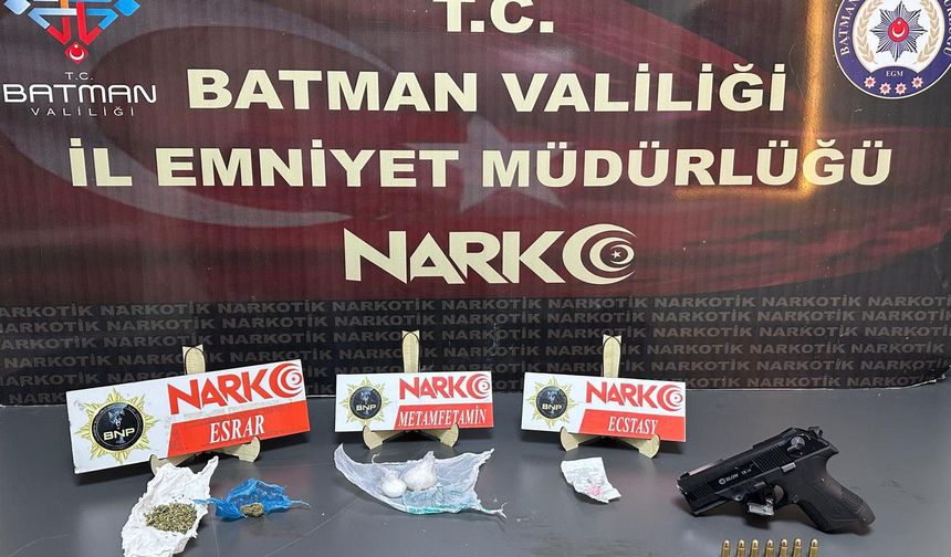 Batman’da Uyuşturucu, Ruhsatsız Silah ve Mühimmat Ele Geçirildi