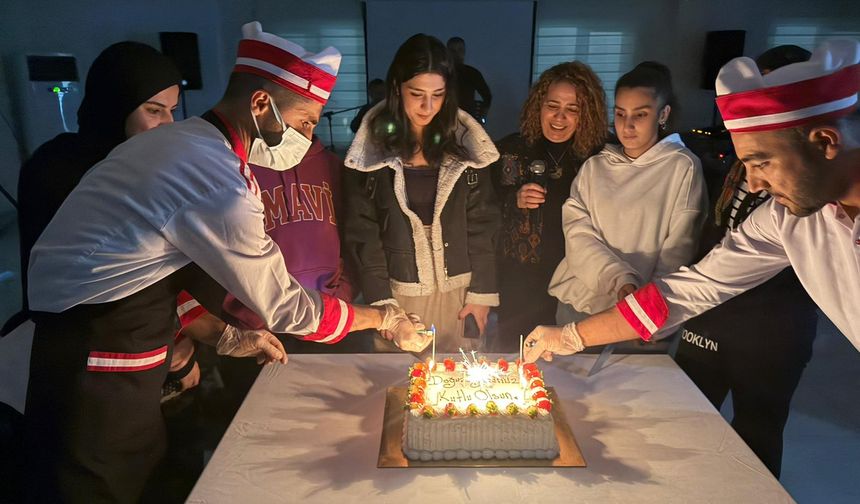 Kız Yurdunda Kasım Doğumlulara Sıcak Sürpriz