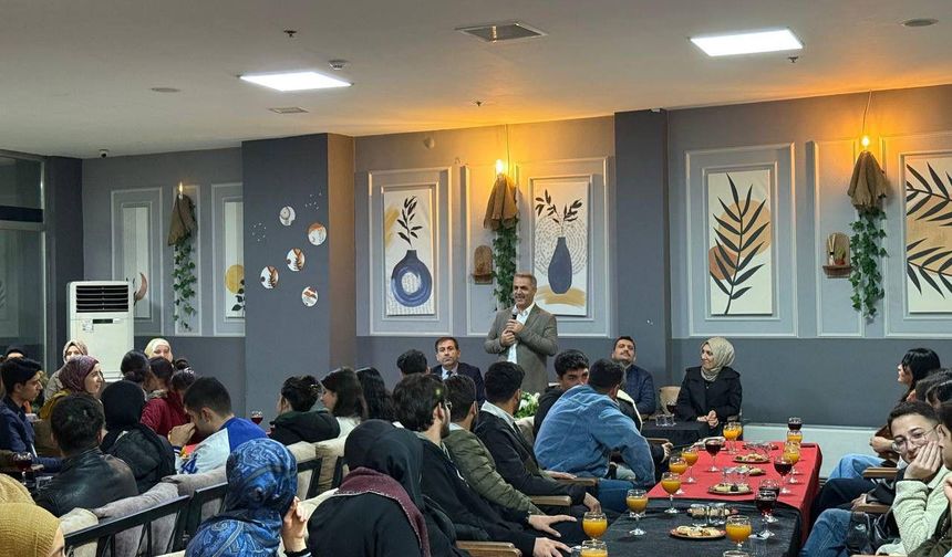 İl Başkanı Şansi’den Üniversite Adayı Gençlere Moral Buluşması