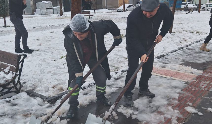 Batman valisi, karla mücadele ekibi ile birlikte çalıştı