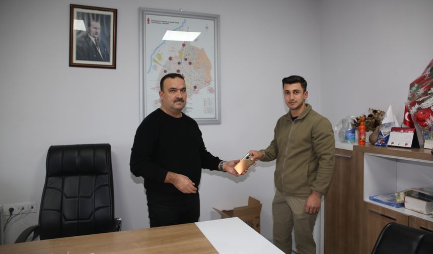 Dalış Eğitimi Sırasında Bulunan Telefon Sahibine Teslim Edildi