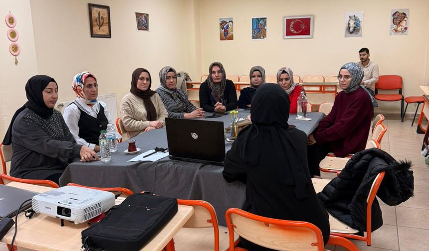 Beşiri’de ADEM Kursiyerlerine Sağlık Eğitimi Verildi