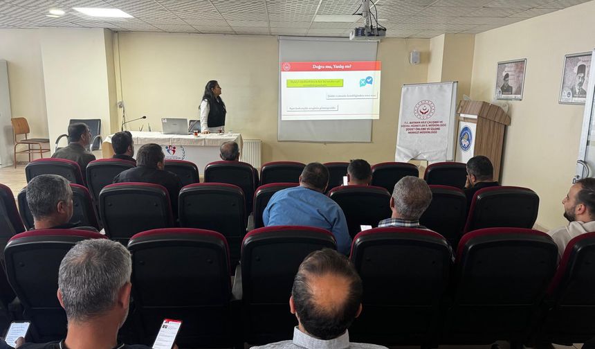 Erkek Yurdu Personeline “Kadına Yönelik Şiddetle Mücadele” Semineri