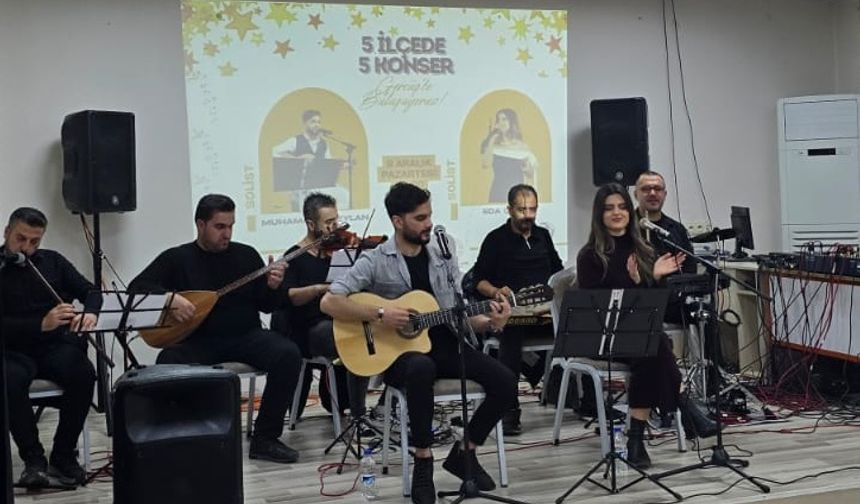 Gercüş’te Muhammed Ceylan ve Eda Çiftçi Konserine Büyük İlgi