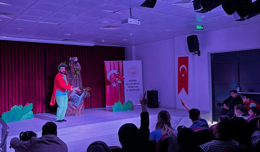 Batman’da Özel Bireylere Özel Tiyatro Etkinliği