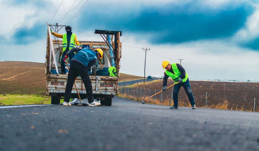 Batman'da Köy Yollarında Trafik Güvenliği Artırıldı