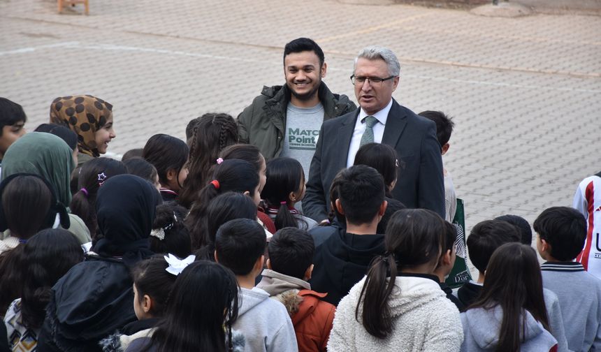İl Millî Eğitim Müdürü Ciğer, Borsa İstanbul Ortaokulunda Öğrencilerle Buluştu
