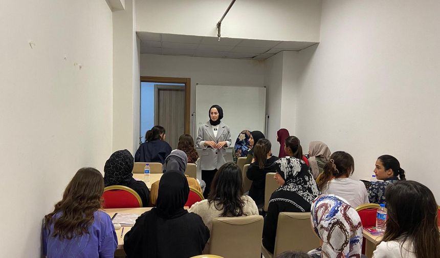 Süveybe Ana Kız Yurdunda İngilizce Seferberliği