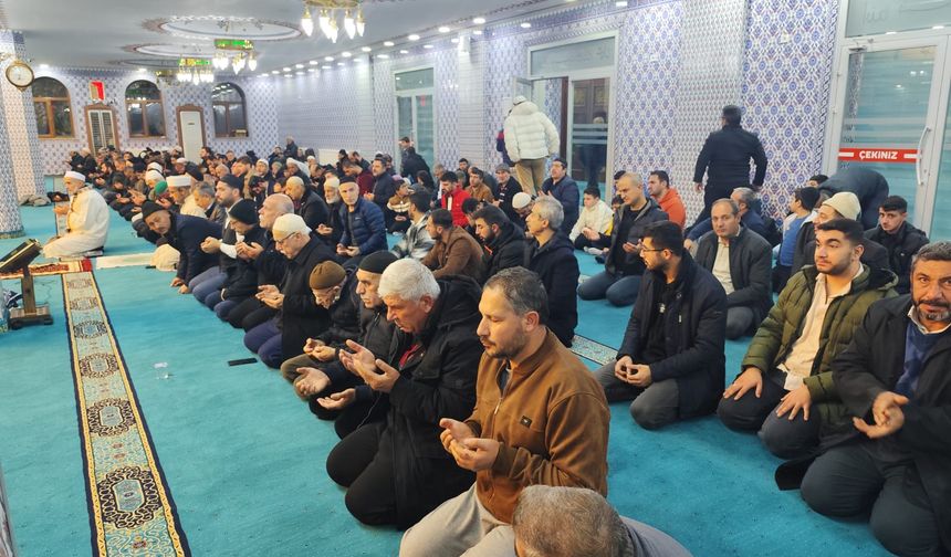 Gençler Sabah Namazında Buluştu