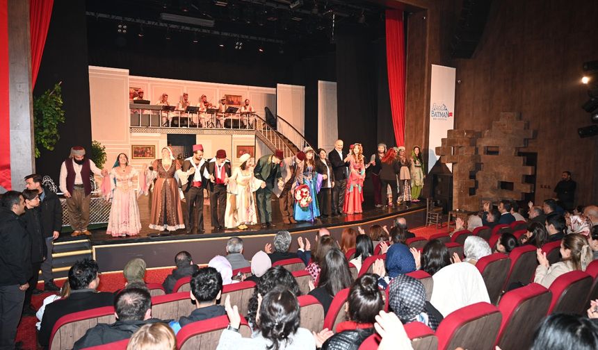 Batman’a Devlet Tiyatrosu Sahnesi Kuruluyor