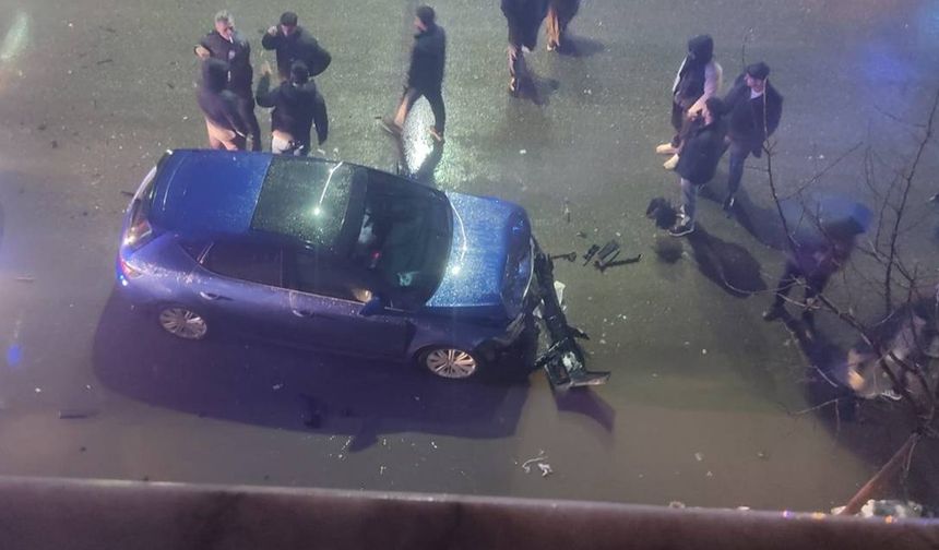 Ahmet Arif Bulvarı’nda Çarpışma: 2 Kişi Yaralandı