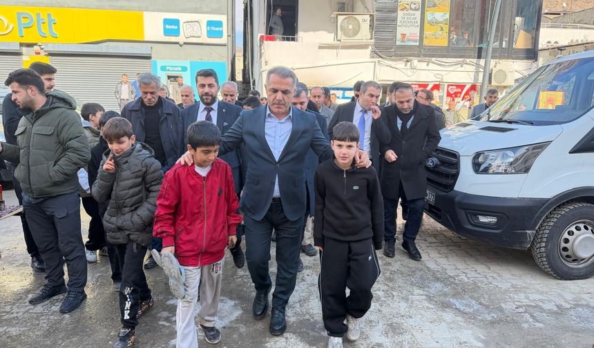 Ak Parti Kozluk ve Sason’a çıkarma yaptı