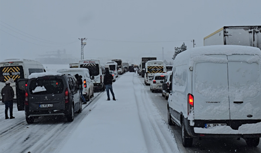 Batman-Beşiri Yolunda Araçlar Mahsur Kaldı