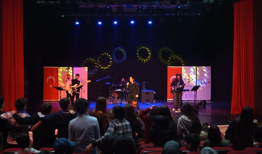 Batman’da Barış Manço ve Cem Karaca Anıldı