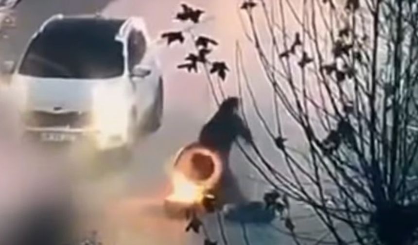 Batman’da Cesaretin Adı Anne: Yanan Lastiklere Müdahale Edip Yolu Trafiğe Açtı