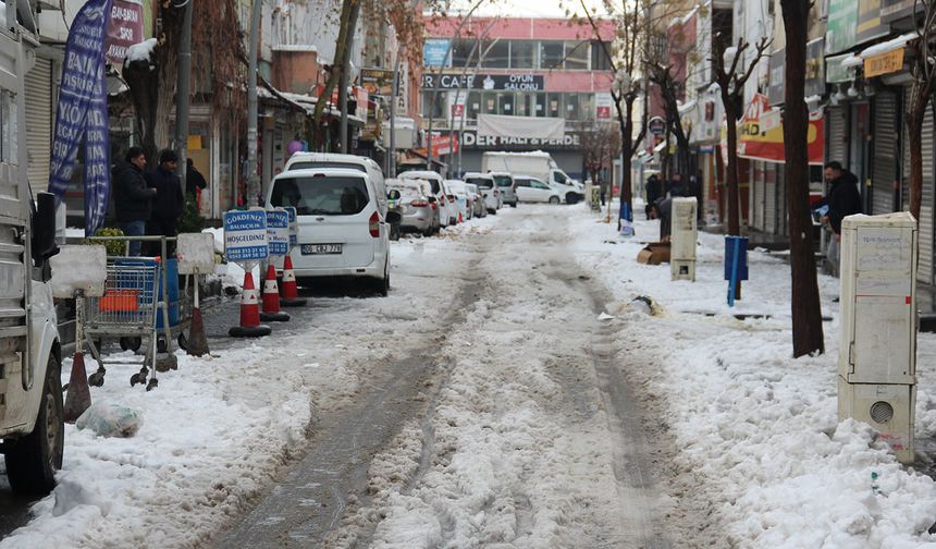 Batman'da mahalle aralarına girilmiyor: Hayat durma noktasında