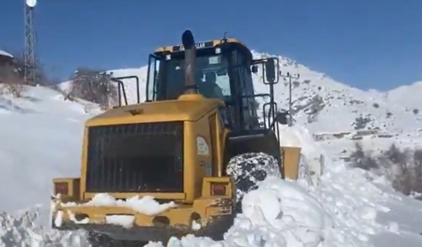 Batman’da Yoğun Kar Yağışı Sonrası Yol Açma Çalışmaları 7/24 Sürüyor