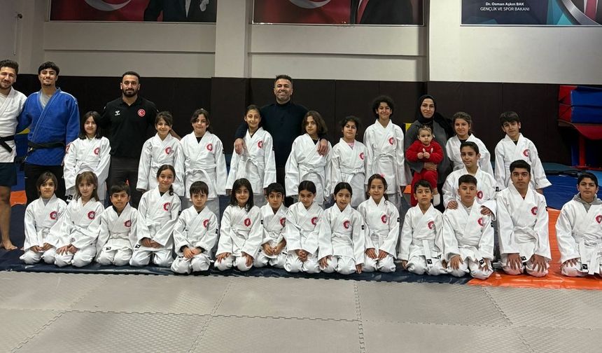 Batmanlı Judoculara 25 Kimono Desteği