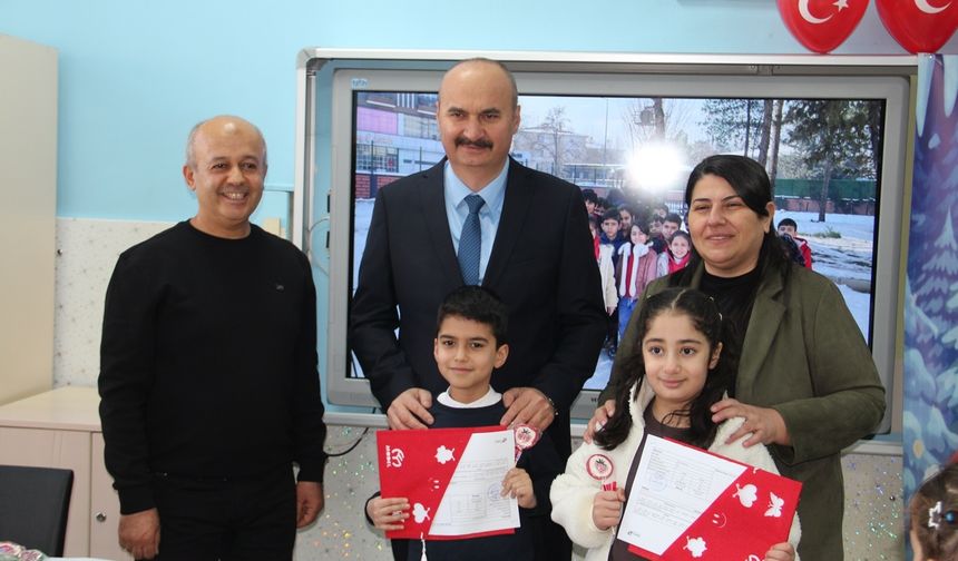 "Bu Karneler Ailelerin de Karnesidir”