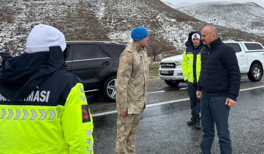 Gercüş’te Trafik Noktasında Güvenlik Denetimi