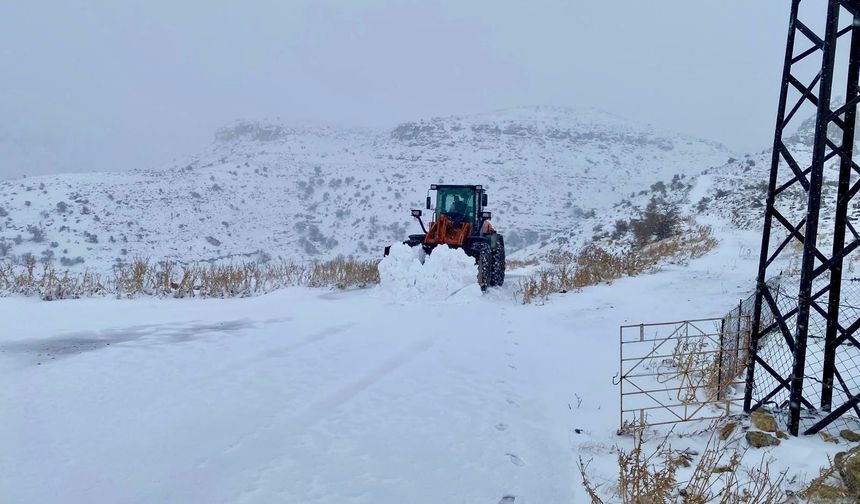 Hasankeyf’te Kapanan Köy Yolu Yeniden Ulaşıma Açıldı