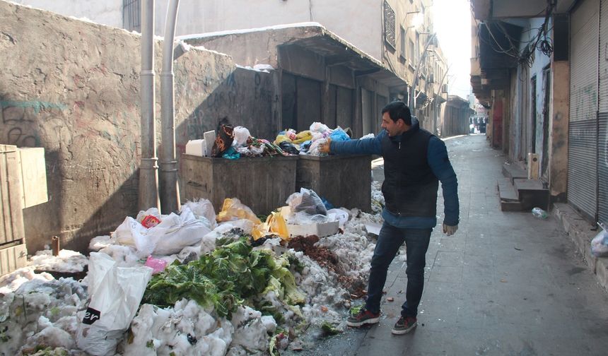 Mahalle sakinleri belediyeden temizlik bekliyor