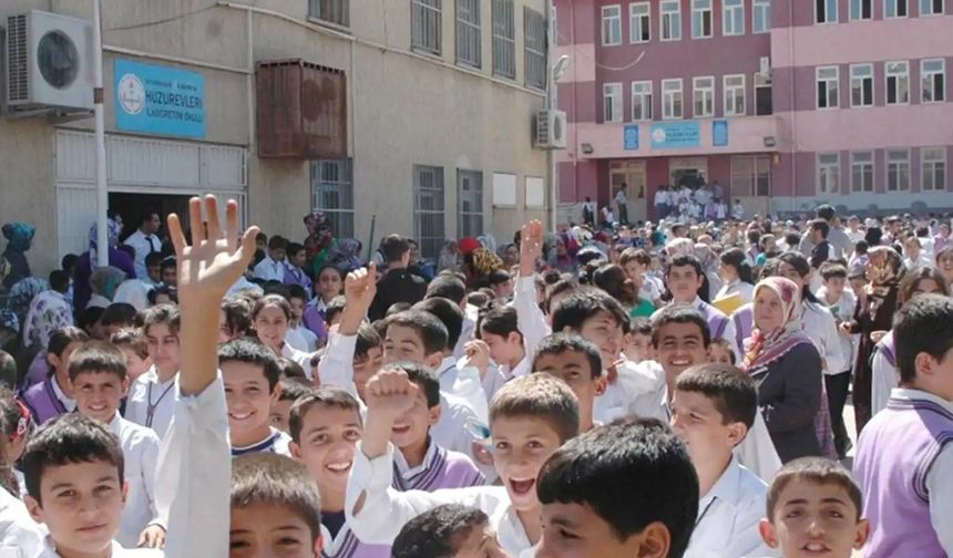 Milyonlarca Öğrenci İçin Zil Tatil İçin Çalıyor