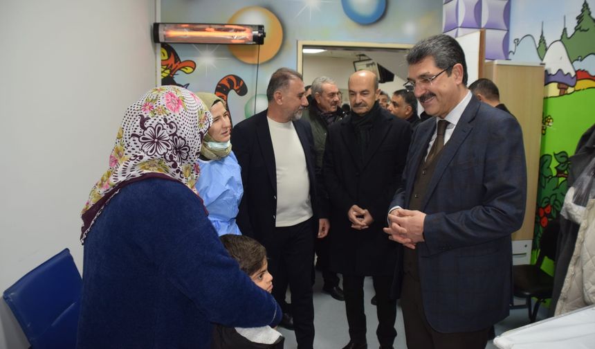 Nasıroğlundan Sağlık Çıkarması: Hastalarla Yakından İlgilendi