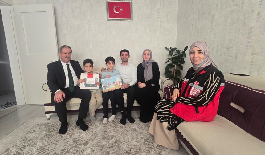 Şehit ve Gazi Çocuklarının İlk Karne Sevinci