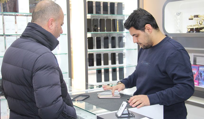 Telefoncu esnafı taksit yasağından dertli