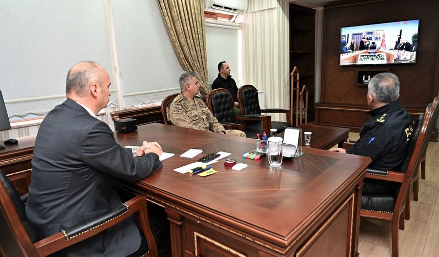 Vali Canalp, Bakan Yerlikaya’nın Toplantısına Katıldı