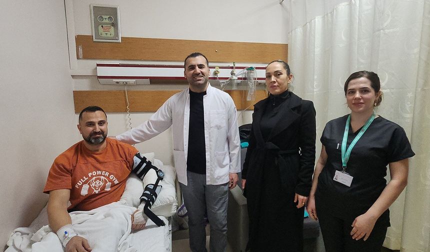 200 Kiloluk Kaldırış Sonrası Kopan Tendon, Mikrocerrahiyle Onarıldı