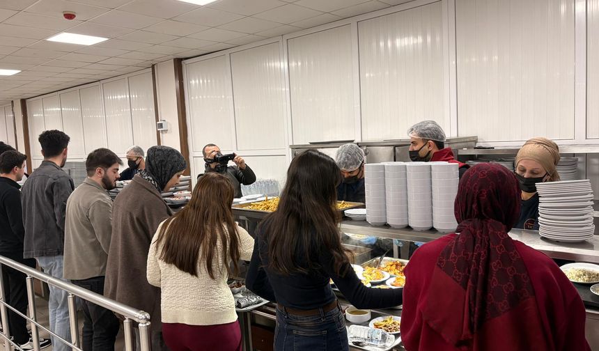 800 Öğrenciye Her Gün Ücretsiz İftar Müjdesi