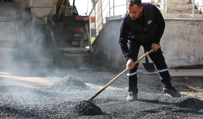 Asfalt Yama Çalışmaları Sürüyor