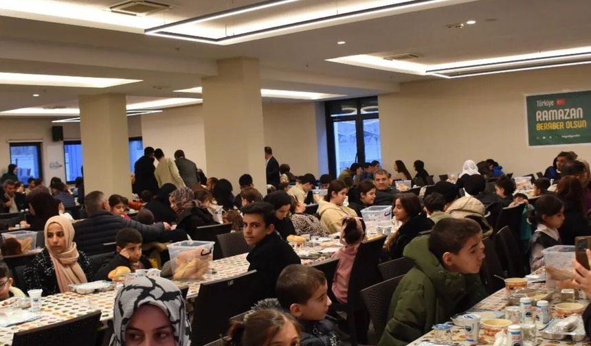 Aynı Sofrada Buluşup Maneviyatı Paylaştılar