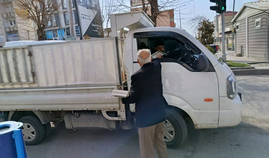 Başkan Ekmen Ramazan imsakiyesi dağıttı