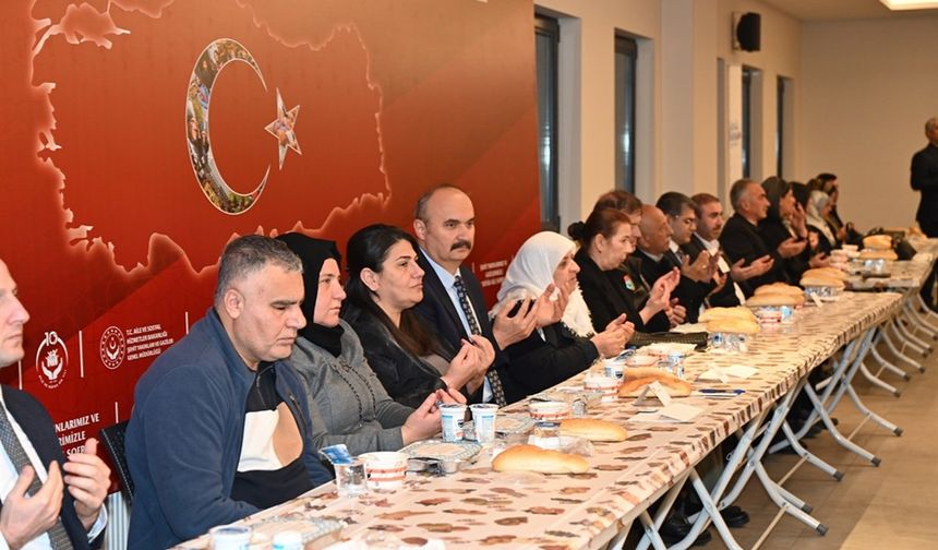 Batman’da Büyük Aile Sofrasında Şehit Aileleri ve Gaziler iftarda buluştu