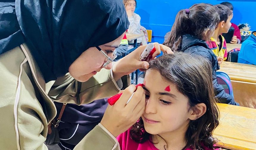 Batman’da “Isıtan Eller” Minik Yürekleri Isıttı