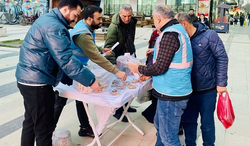 Batman'da Berat Kandilinde 'Kandil Simidi' ikram edildi