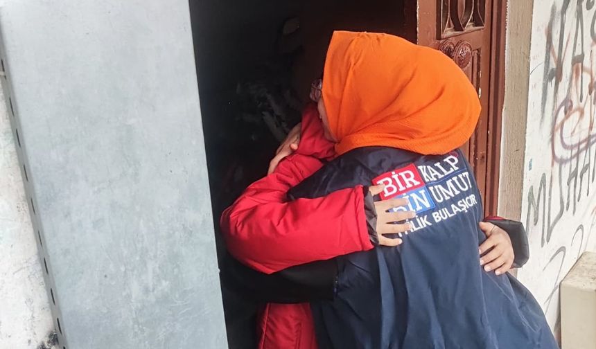 Bin Yetim Çocuğun Yüzü Güldü